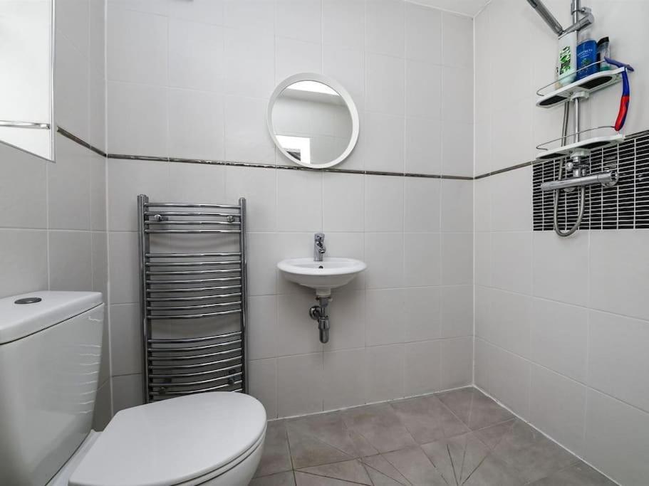 Specious 3Bed Property With Parking & Large Garden Aveley Exterior foto