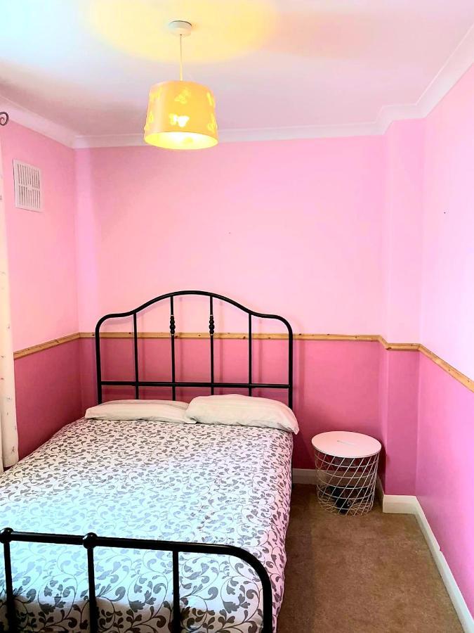 Specious 3Bed Property With Parking & Large Garden Aveley Exterior foto